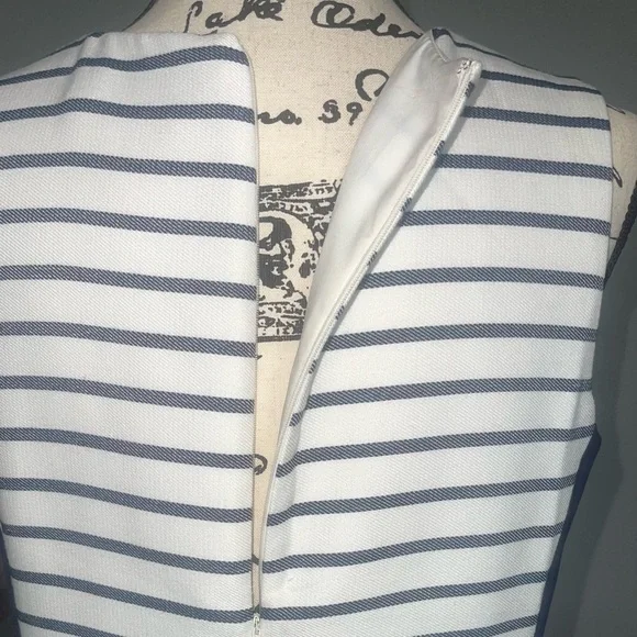 Lauren- Ralph Lauren Navy and White Striped Dress
In a Size 10 - Picture 5 of 11